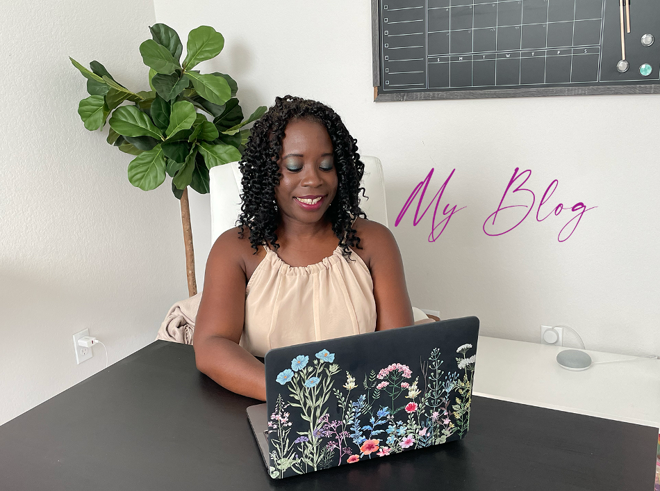 Demetria Zinga-Blogging Coach teaching how to make money with digital products